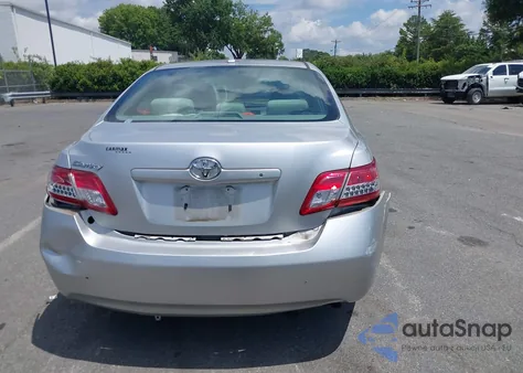 2011 Toyota Camry z USA, uszkodzony, nr VIN 4T1BF3EK7BU719840